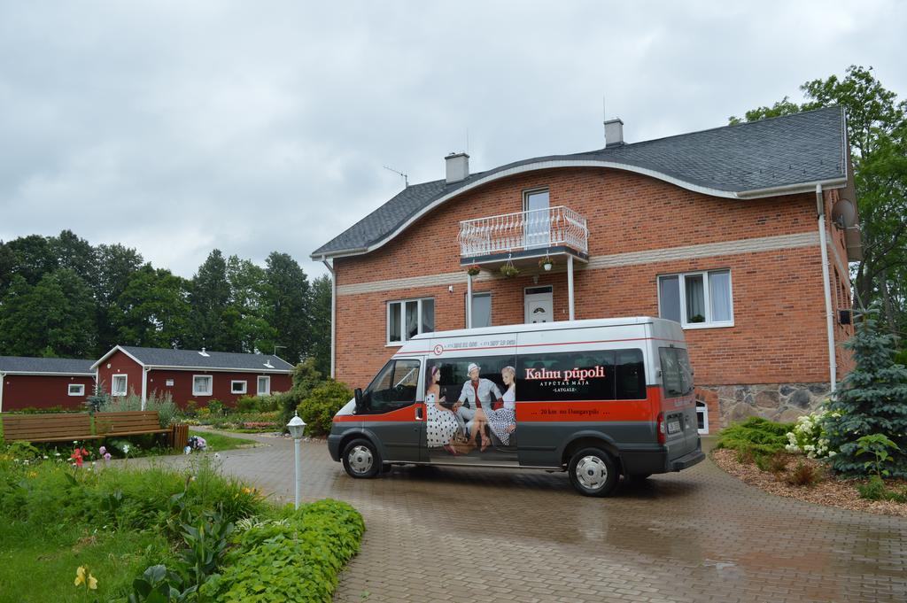 Guest House Kalnu Pupoli Šenheida Exterior foto